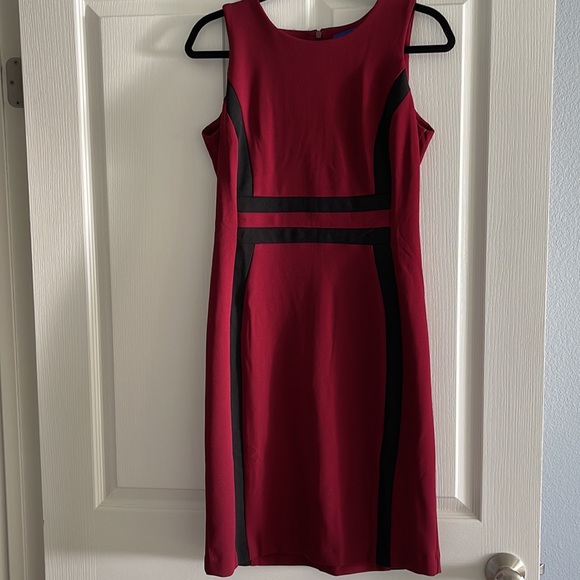 🎉 2X HOST PICK 🎉 Wine color Colorblock sheath sleeveless stretch dress - NWT - Picture 4 of 12